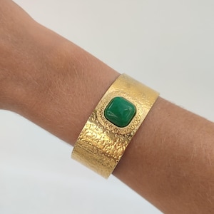 Agate Gemstone hammered gold cuff bracelet, Wide cuff adjustable bracelet, Gold birthstone bracelet, Gift for her, Statement bracelet