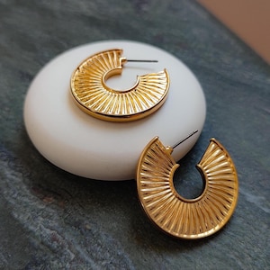 Chunky gold hoop earrings, Huggie hoop earrings, Gold filled hoops, Hoop earrings, Ear climber, Gold earrings, Best friend gift