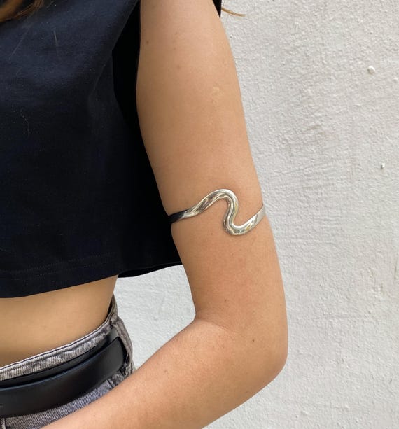 Silver chunky upper arm cuff bracelet, Adjustable armband, Arm bracelet, Wavy arm bracelet, Statement arm cuff, Gift for her