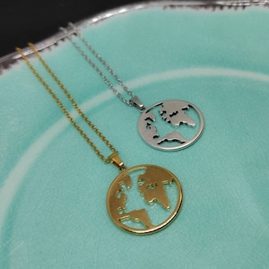 Carte du monde, cadeau de voyage, collier tendance, collier du monde, collier globe, collier en or, collier terre, cadeau de remise des diplômes