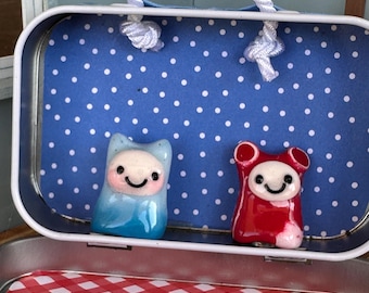 Blue Red Travel Sprites with Suitcase, Magnetic Bases (0.75" Tall)