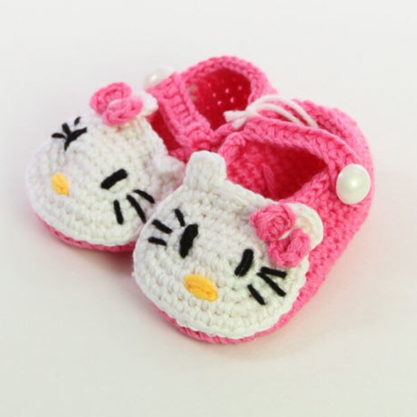 Hello Kitty Crochet booties