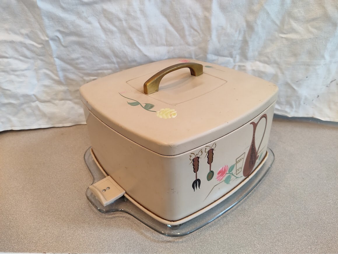 Vintage Ransburg Mid-century Cake Keeper/holder/carrier W/locking
