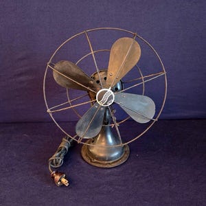 Vintage Westinghouse 11&quot; Oscillating 4 Blade Fan - Style #868462 - Brass Blades