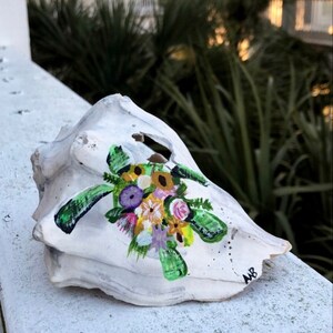 Turtle and Flowers Conch
