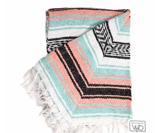 Manta mexicana menta y melocotón / Manta mexicana para colgar / Manta de yoga / Manta Falsa Tapestry Baja de México / Manta Serape XL - Falsa rosa
