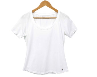 Womens Organic T Shirt White | Fair Trade Scoop Neck Tee | Certified Organic 100% Cotton Shirt - Eco Friendly | Women's Plain White T shirt