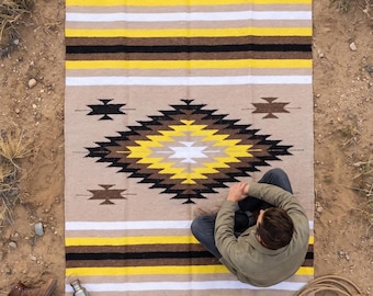 Mexikanische Decke – Hellbraun, Gold, Beige, Braun, Weiß, Rautenmuster | Dicke Yogadecke | Südwest-Decke | Baja-Decke | Authentische mexikanische Tagesdecke