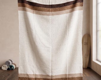 Morbida coperta yoga messicana - Canyon Sands / Coperta bianca beige marrone / Tessuta a mano / Autentica Baja Serape Falsa con strisce / Cuscino di supporto