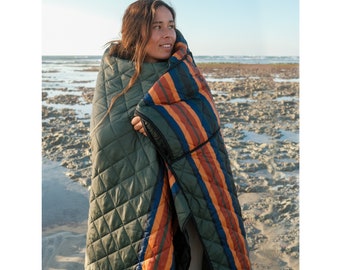 Puffy Blanket - Camping Blanket / Picnic Blanket - Packable Blanket/ Lightweight Compact Travel Blanket with Pocket - Puffer Outdoor Blanket