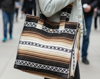 Borsa a tracolla color sabbia / Borsa messicana / Borsa a spalla / Cucita e intrecciata con fodera / Realizzata a mano in Messico / Viola Bianco Violetto