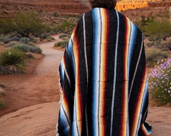 Autentica coperta messicana / Prizm nero / Stile vintage / Coperta falsa nera, rossa, blu e gialla / Serape / Saltillo / Cobija