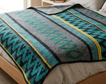 Ultra weiche und dicke Decke | Authentische mexikanische Decke | Fleece-Stil werfen | Teal Grün Schwarz Grau Native Diamond Stripe