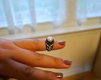 MCL Pearl Ring, Enamel Leaf Design, Sterling Silver Size 6