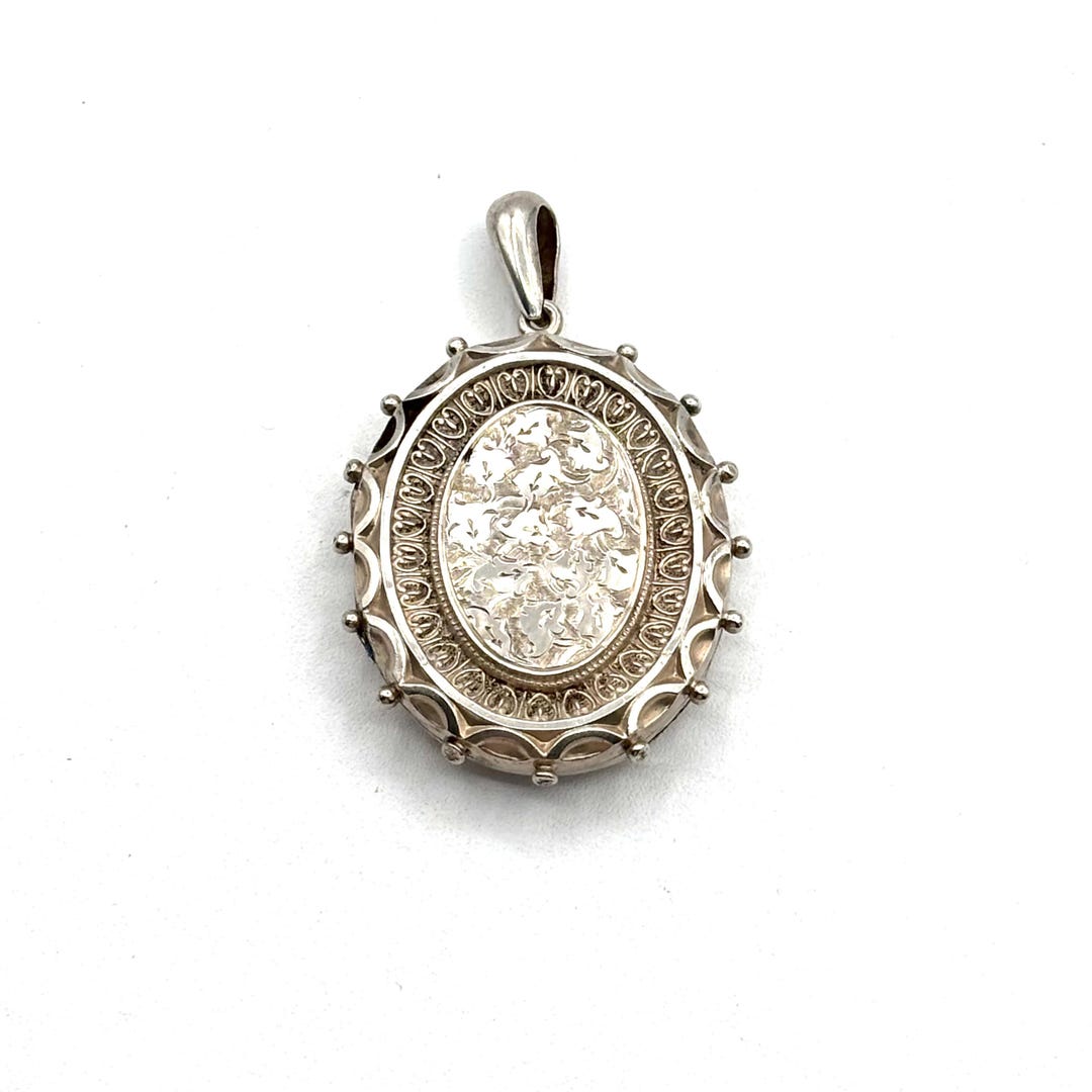 Large Victorian Sterling Silver Locket - Etsy