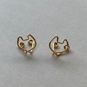 Cat Head Wire Clip-On Earrings - Minimalist Clip-on Earrings  - Non-pierced Earrings - Cat Earrings