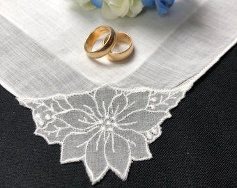 Beautiful Vintage White Appliquéd and Embroidered Floral Handkerchief, Vintage Net Lace Wedding Hankerchief, 1950’s Style Hankie, Hanky