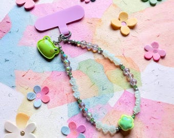 Correa para móvil con colgante de rana y cuentas / Colgante de rana kawaii para móvil / Accesorio para móvil en tonos pastel / Correa floral para móvil / Regalo para ella