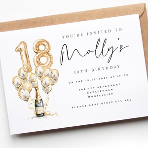 K&ouml;nnte beinhalten: Einladungskarte zum 18. Geburtstag von Molly. Sie zeigt goldene Luftballons in Form der Zahl 18 und eine Champagnerflasche. Der Text lautet: "Du bist eingeladen zu Mollys 18. Geburtstag".