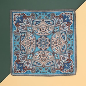 Blue and beige men&#39;s POCKET SQUARE with trendy pattern for wedding groomsmen Vintage Gentelman Accessory to a suit Handkerchief