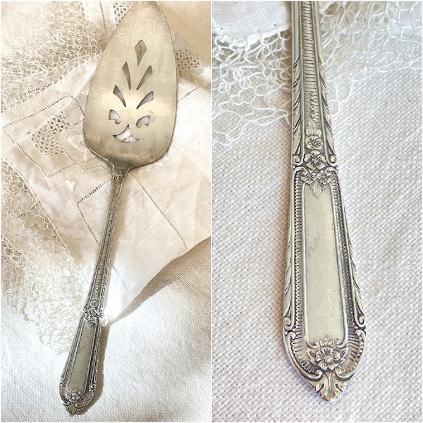 1937 William Rogers IS Cotillion, Silver Plate Slotted Serving Piece, Cake Pie Server Replacement or Mix & Match