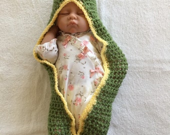 Crochet Pea Pod Cocoon Photo Prop