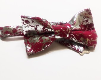 Silver Metallic Bow Tie