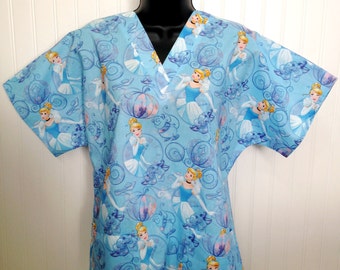 Disney *Cinderella Carriage Medical Nursing Relaxed Fit Womens Scrub shirt RN CNA Pediatrics Healthcare Dental Hospital Veterinary Groomer