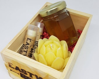 Honey Lovers Gift Box with Raw Urban honey , 2 x Lip Balms, 100% Beeswax candle