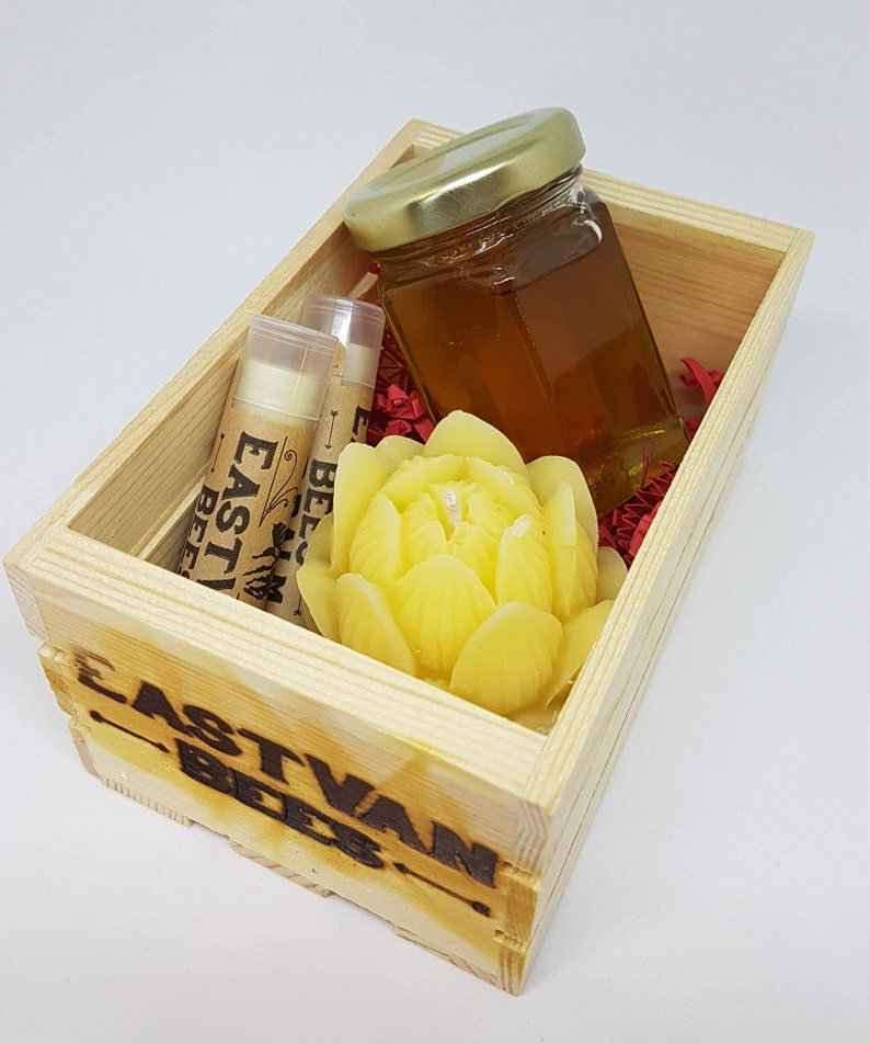 Coffret cadeau Honey Lovers avec miel urbain brut, 2 x baumes à lèvres, bougie 100 % cire d'abeille image 1