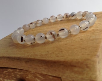White agate bracelet