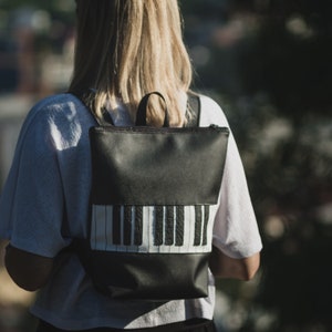 Klavier Mini Rucksack Geldbörse, Vegan Leder Benutzerdefinierte Rucksack, Klavierlehrer Geschenk, Laptop Rucksack