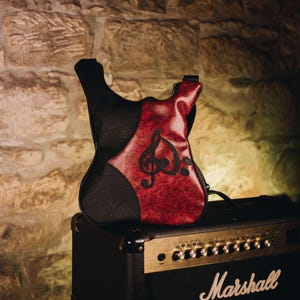 Sac messager bordeaux, sac hobo en cuir végétalien, accessoires de sac gothiques, bandoulière mode rock