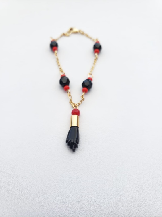 El ojo sale necklace