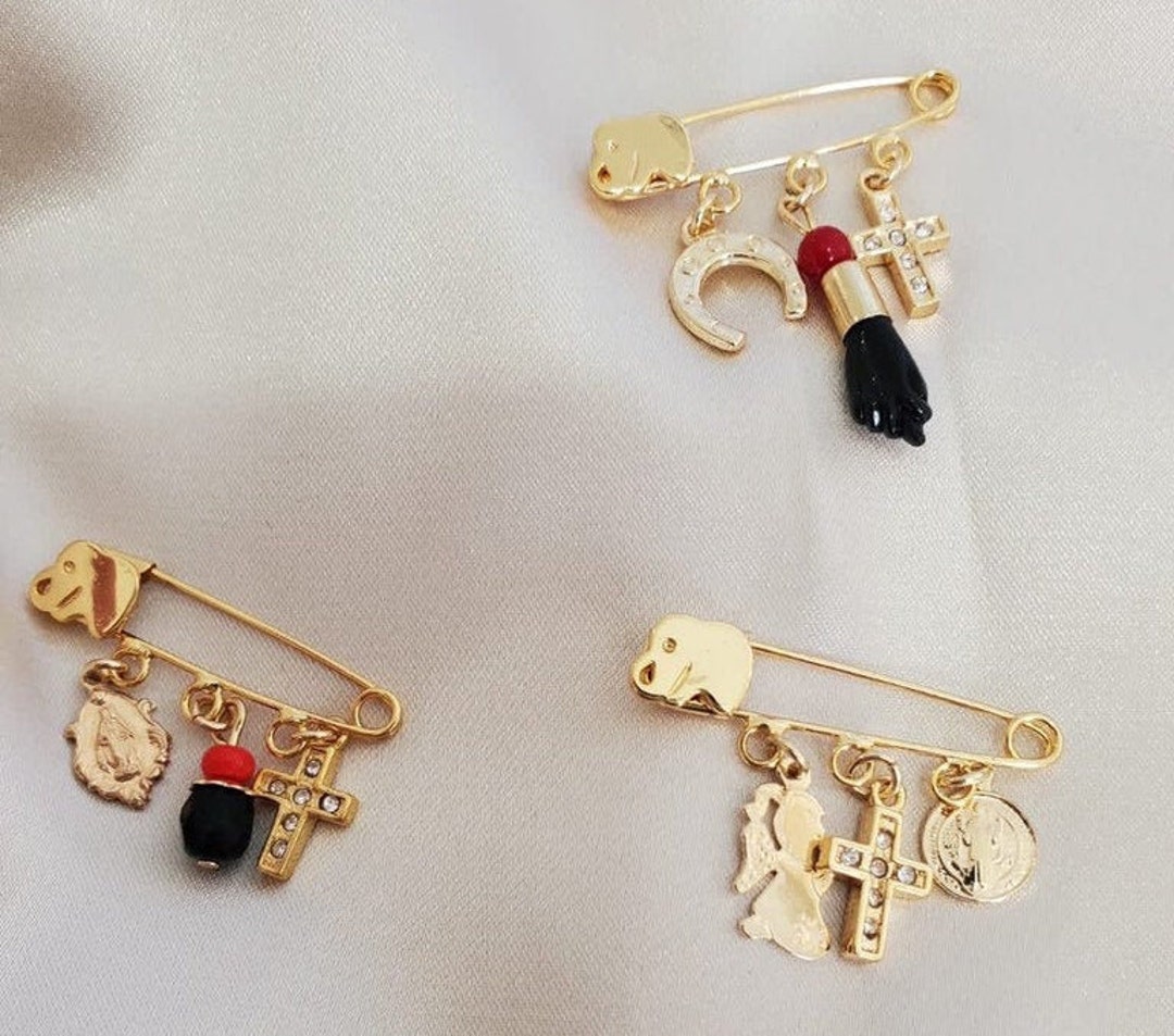 Azabache Pin 18 Gold Pin Azabache Charm Babay - Etsy España