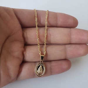 18k Gold filled virgin mary necklace, virgin mary necklace, virgen maria collar, gold viegin necklace, catholic necklace, dainty necklace