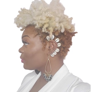 Pendiente de concha cauri, joyería africana para mujer, joyería de concha cauri, joyería de playa, joyería bohemia, joyería afrocéntrica, afropunk