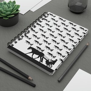 Pleasure Driving Horse (mannelijk) spiraalgebonden dagboek