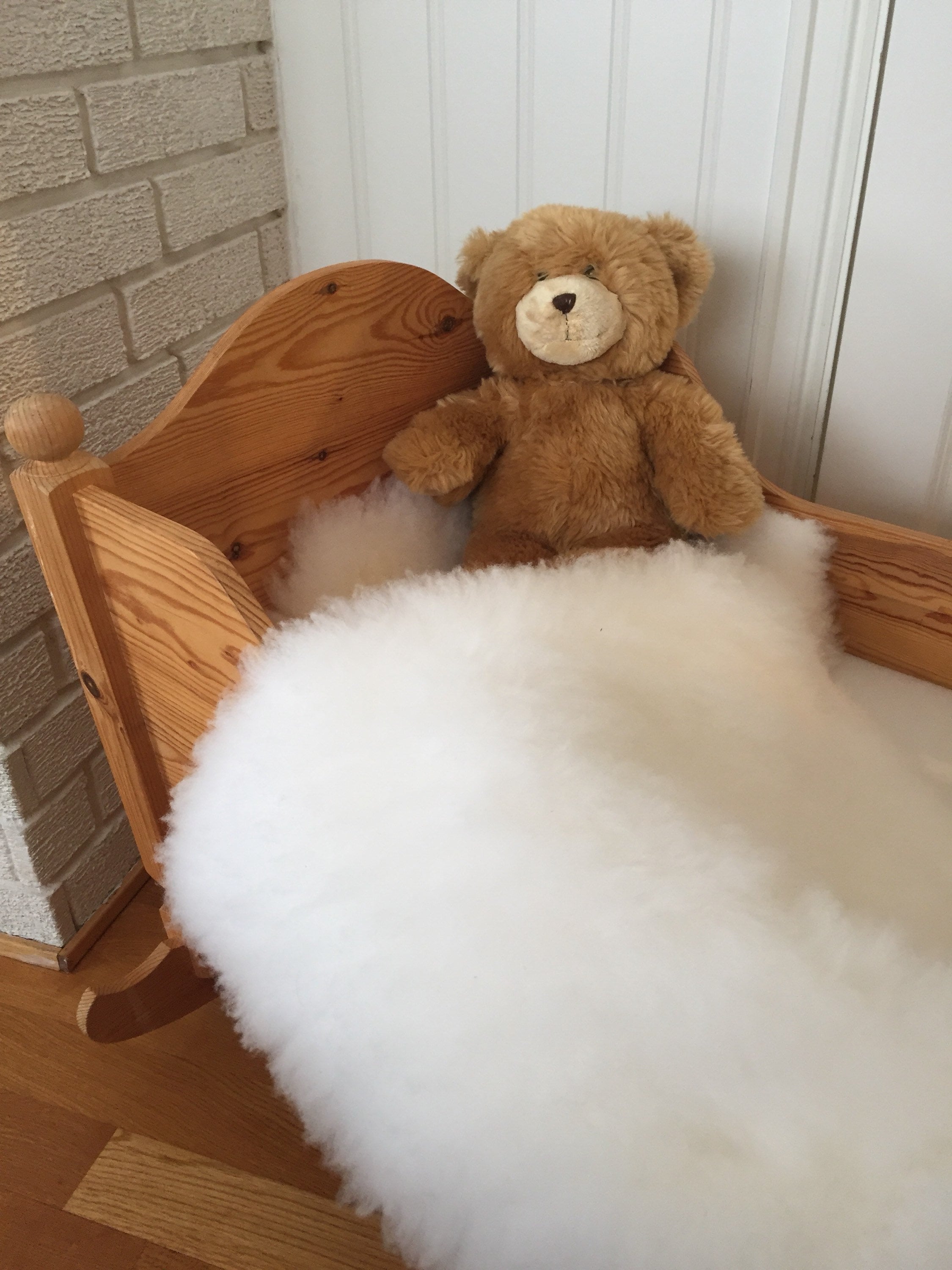 Washable baby fleece from lambskin sheepskin rug for infant nursery