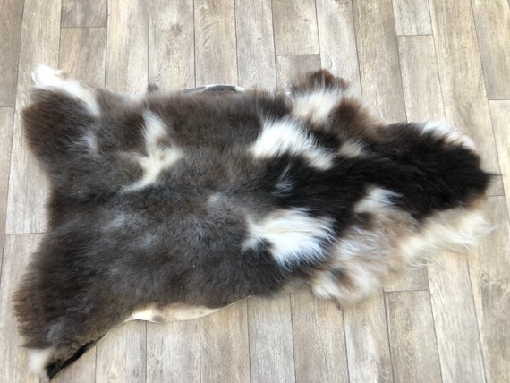 Real natural Sheepskin rug supersoft pelt rugged throw from Norwegian norse breed  short wool sheep skin grey brown white 21001