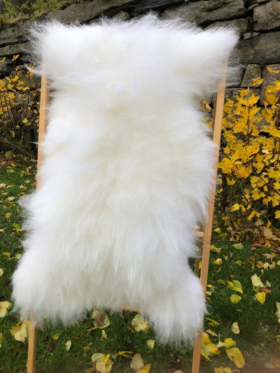 XL White luxurious sheepskin long haired sheep rug Norwegian spael sheep throw white 22194