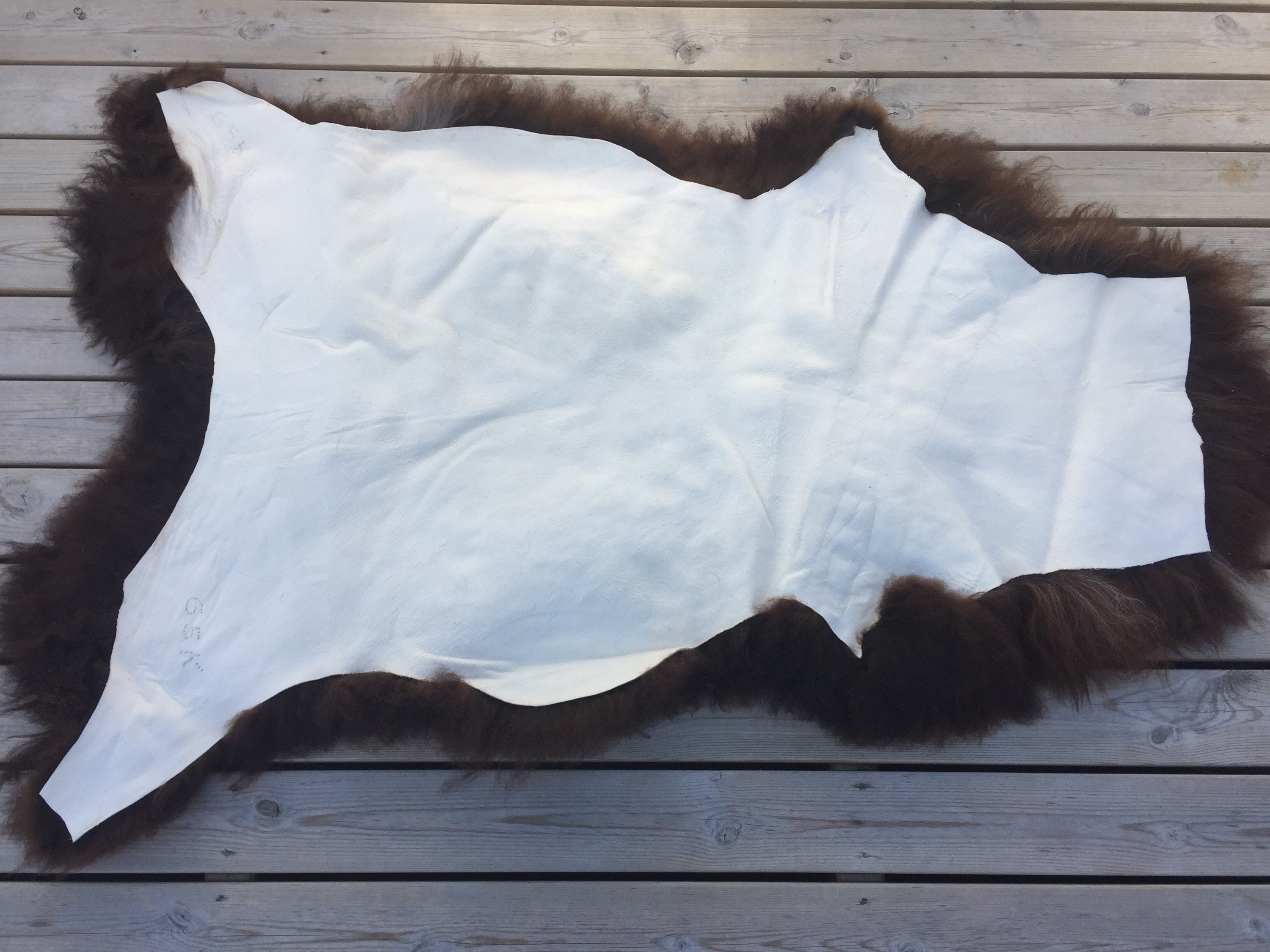 Lush sheepskin soft throw real sheep skin Norwegian pelt natural dark brown 18121