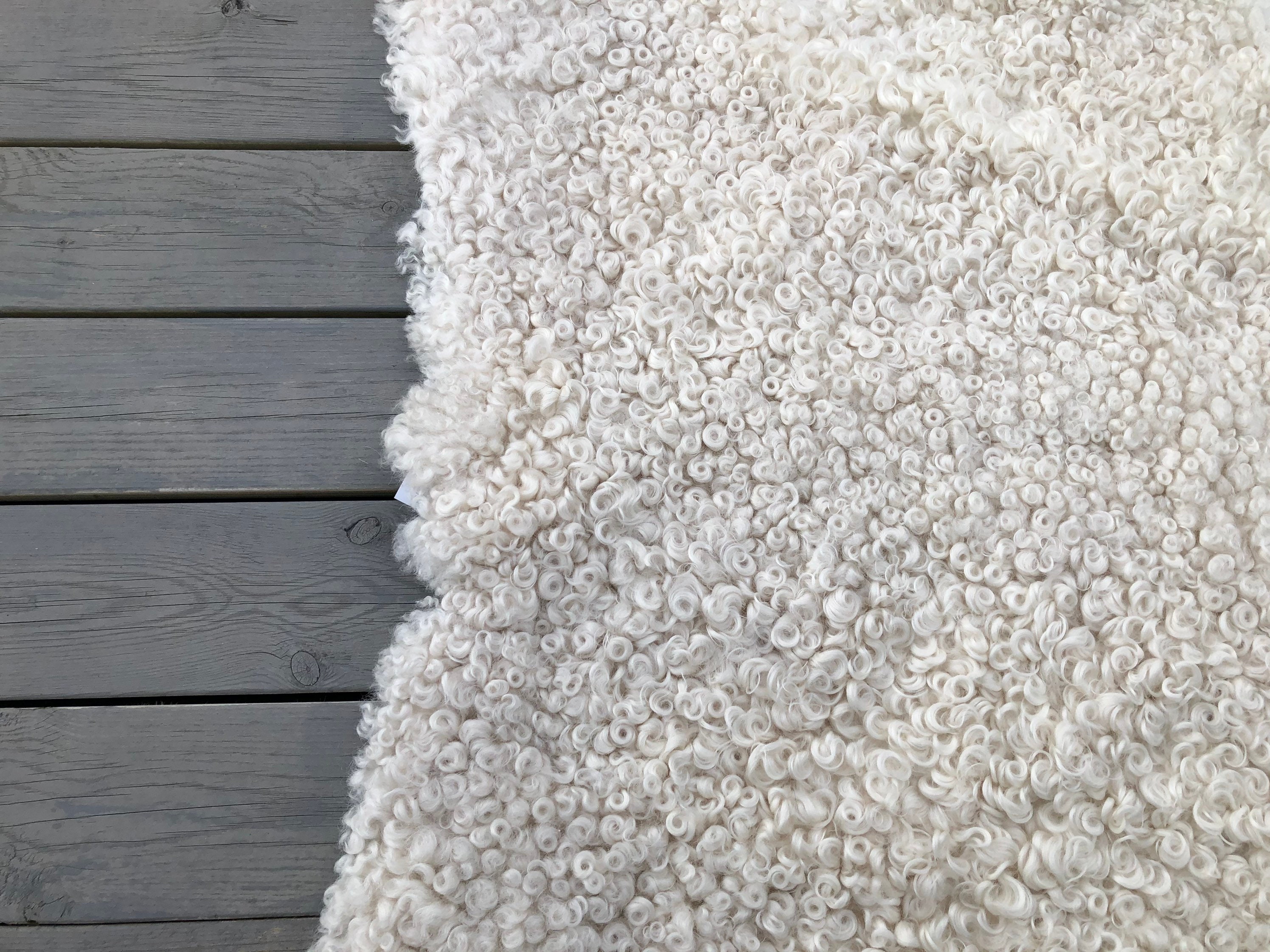 Curly sheepskin white Leicester rug wool mat extravagant beautiful throw 19156