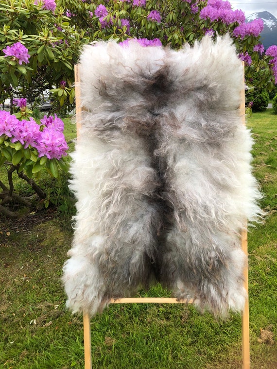 XL Long haired Sheepskin natural rug supersoft pelt rugged throw from Norwegian breed sheep skin brown grey 22112