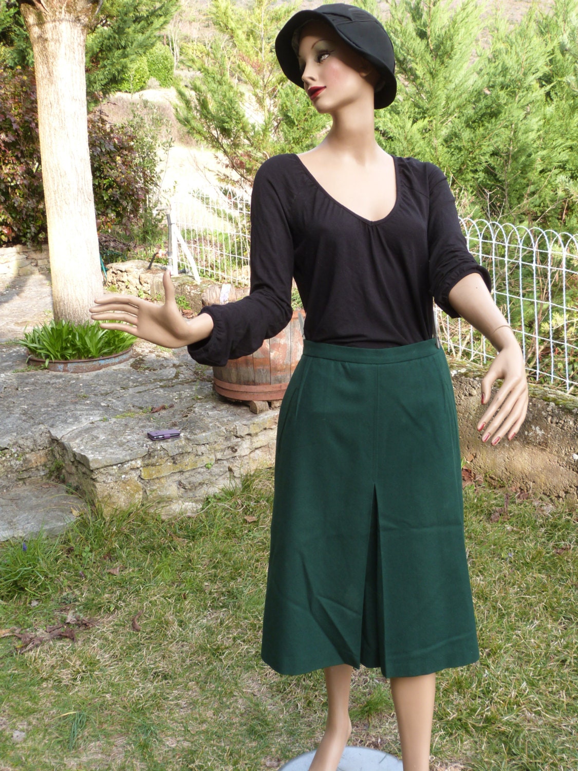 Green pleated skirt hot sale box