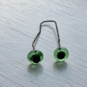 5/6 mm Green Glass Teddy Eyes on Wires