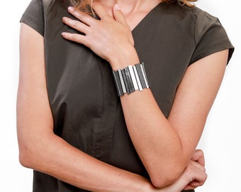 Bracelet de déclaration, Bijoux de déclaration, bracelet en cuir pour les femmes, Bracelet géométrique, bracelet chunky, bracelet en argent large, bracelet large