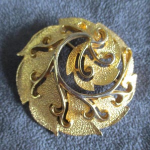 Vintage Gold Tone Tree of Life Brooch, Tree of Life Brooch, Gold Brooch, Unsigned Designer Brooch, BR/53