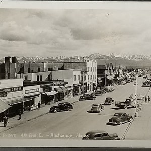 Carte postale RPPC Forth Ave E Anchorage AL Real Photo Card Alaska des années 1940 image 1