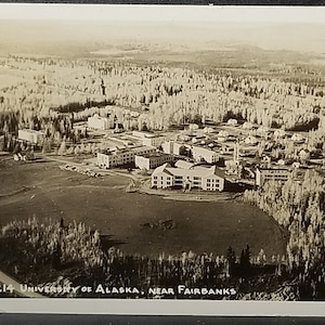 RPPC Postcard University of Alaska Fairbanks AL Ariel View of College afbeelding 1